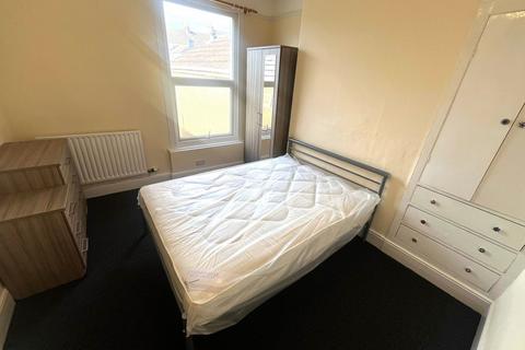 4 bedroom house share to rent, Rhyddings Park Road, Brynmill