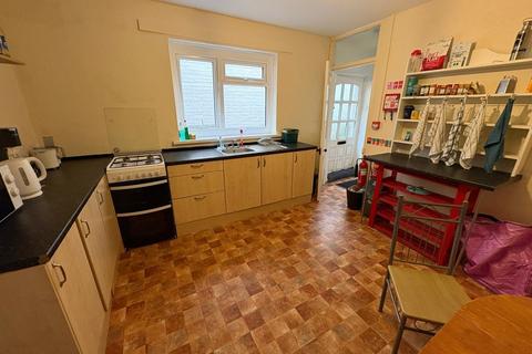 1 bedroom ground floor flat to rent, Bryn Road, Brynmill
