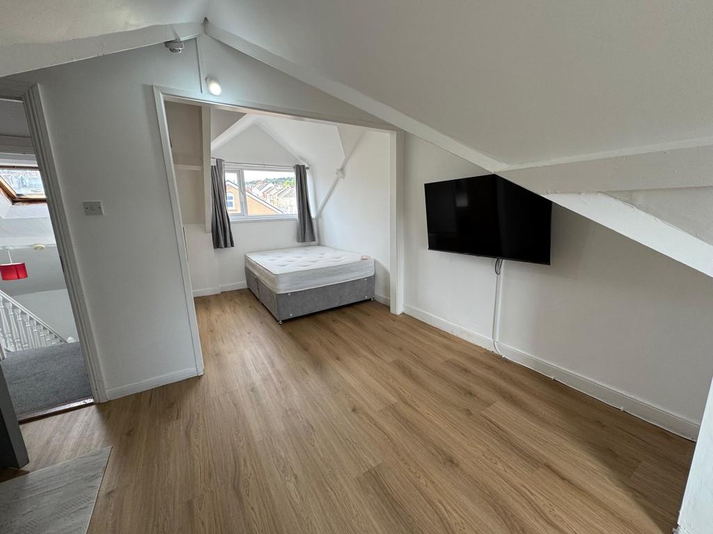 Whats App Image 2025-10-16 at 13.02.41 (1)