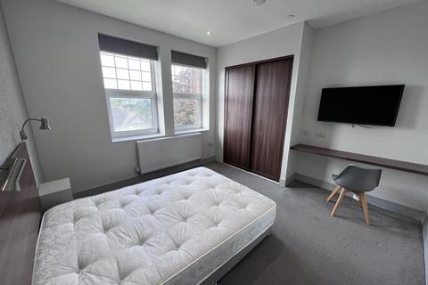 3 bedroom apartment to rent, Eversley Road, Sketty, Swansea