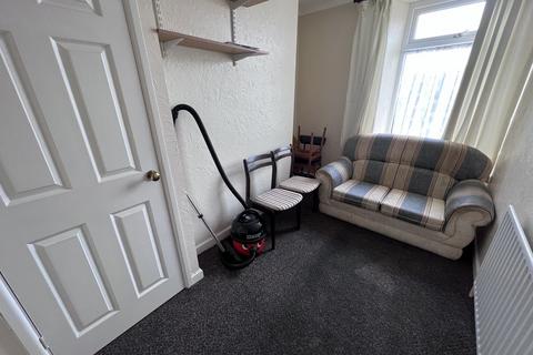 2 bedroom apartment to rent, Oxford Street, Swansea