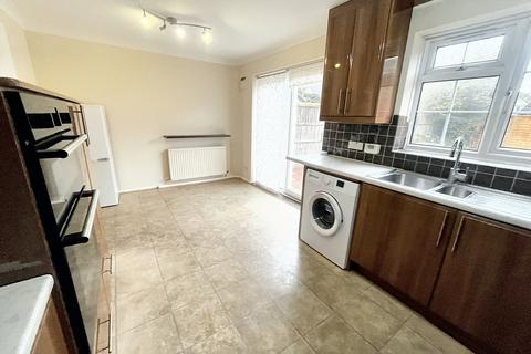 3 bedroom link detached house to rent, Coe Spur, Slough SL1