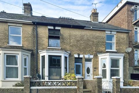 3 bedroom terraced house to rent, Bernard Road, Cowes