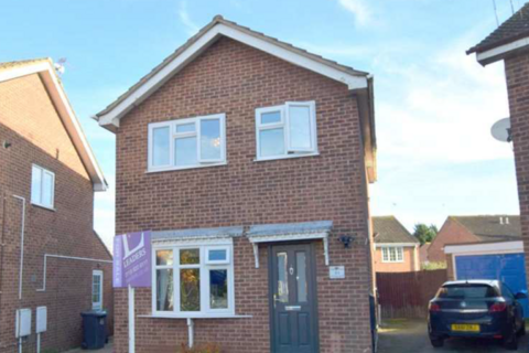 3 bedroom detached house to rent, Langdale Grove  Bingham N13