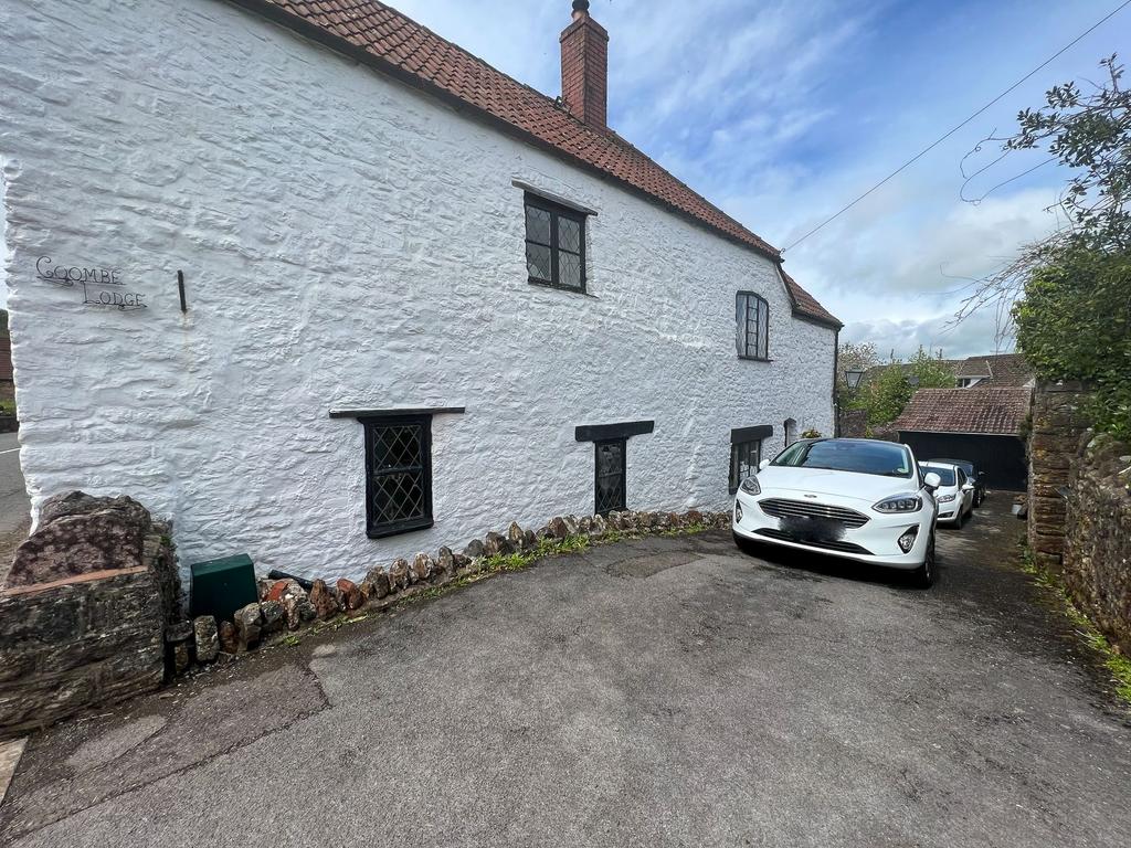 Tandem Driveway with Garage Access