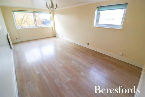 2 bedroom maisonette for sale, Carlton Close, Upminster, RM14