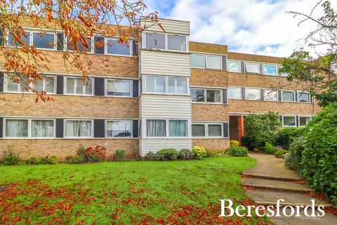 2 bedroom maisonette for sale, Carlton Close, Upminster, RM14