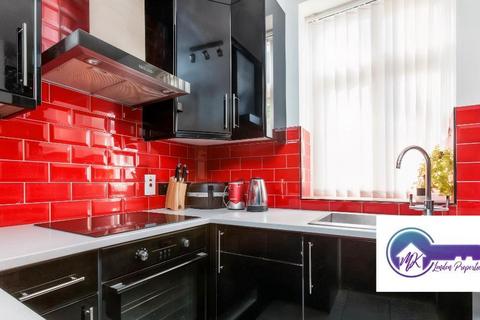 3 bedroom flat to rent, London NW1