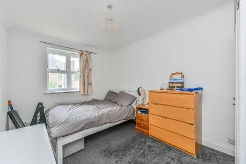 2 bedroom flat to rent, Bakery Close, Oval, London, SW9