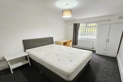 1 bedroom in a house share to rent, London, N7