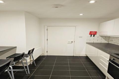 1 bedroom in a house share to rent, London, N7