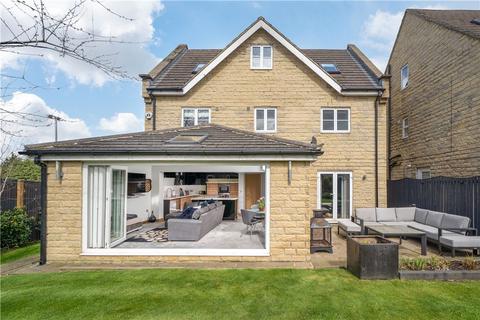 11 Cairn Avenue, Guiseley, Leeds, LS20 8QQ