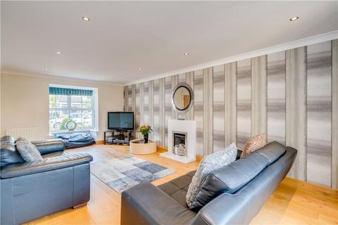 11 Cairn Avenue, Guiseley, Leeds, LS20 8QQ