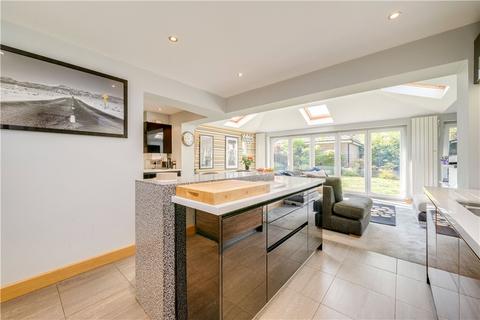 11 Cairn Avenue, Guiseley, Leeds, LS20 8QQ