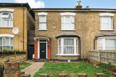 4 bedroom terraced house for sale, The Avenue, London, N8 0JR