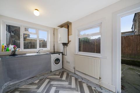 4 bedroom terraced house for sale, The Avenue, London, N8 0JR