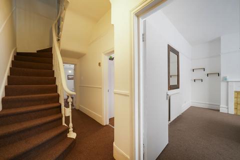 4 bedroom terraced house for sale, The Avenue, London, N8 0JR