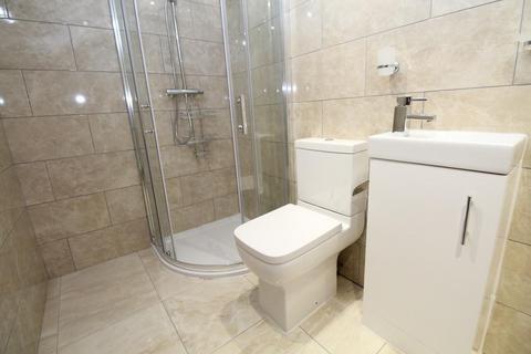 4 bedroom flat to rent, Delph Lane, Leeds LS6