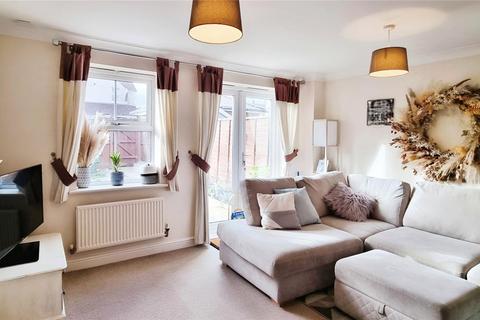 2 bedroom terraced house to rent, Lamplighters Walk, Trowbridge