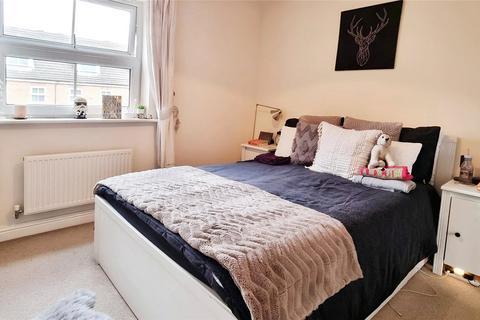 2 bedroom terraced house to rent, Lamplighters Walk, Trowbridge