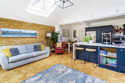 16 Boscombe Road, London, SW19 3AX