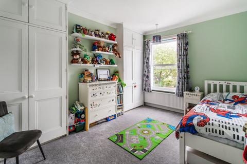 16 Boscombe Road, London, SW19 3AX