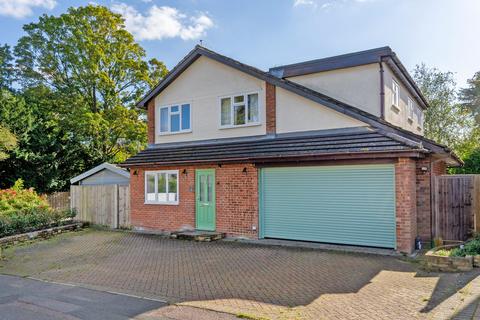 4 bedroom detached house for sale, Meadowcroft, Essex CM24