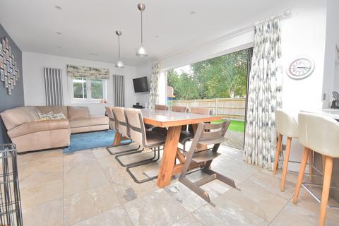 4 bedroom detached house for sale, Meadowcroft, Essex CM24