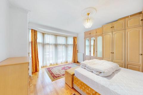 3 bedroom apartment to rent, NW6