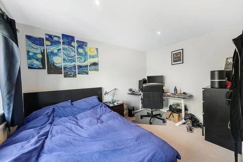 3 bedroom flat to rent, West Hill, Putney, London, SW15