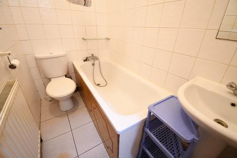 Studio to rent, St. Georges Road, London,  E10