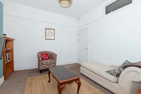 2 bedroom apartment to rent, Blatchington Road, Hove