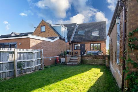 3 bedroom semi-detached house for sale, Glebe Road, Barrington, CB22