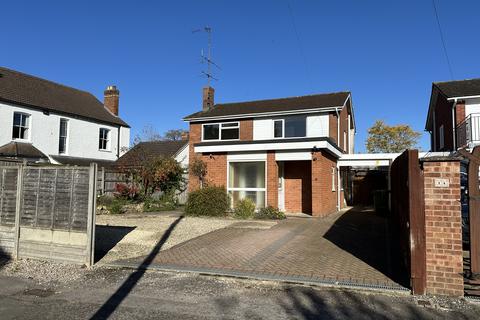 4 bedroom detached house for sale, The Avenue, Churchdown GL3