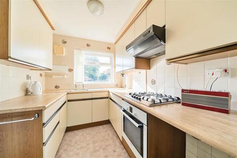 2 bedroom detached bungalow for sale, Bradstow Way, Broadstairs