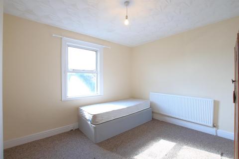 3 bedroom terraced house for sale, Montague Waye, Southall UB2