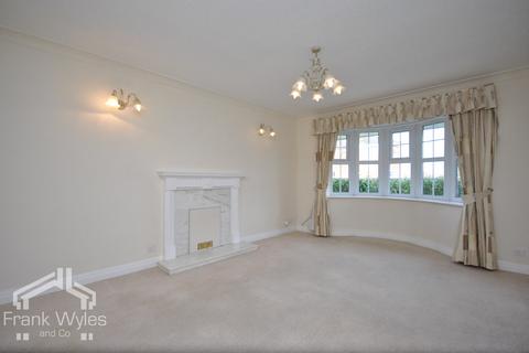 4 bedroom detached house to rent, Cardinal Gardens, Lytham St Annes, Lancashire