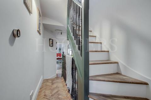 2 bedroom duplex for sale, Sandringham Road, London, NW2