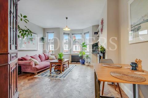 2 bedroom duplex for sale, Sandringham Road, London, NW2