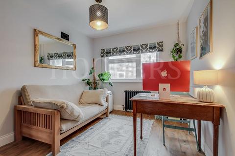 2 bedroom duplex for sale, Sandringham Road, London, NW2