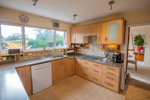 4 bedroom detached bungalow for sale, Warren Park, West Hill