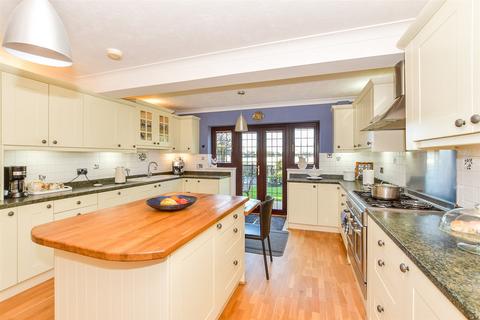 4 bedroom detached house for sale, Tudor Avenue, Dymchurch, Kent