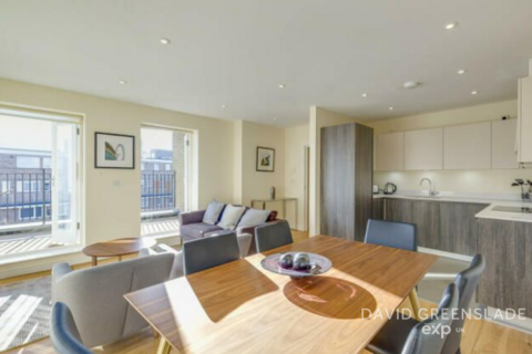 3 bedroom apartment to rent, Lakenham Place, London E3