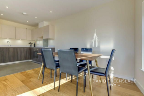 3 bedroom apartment to rent, Lakenham Place, London E3