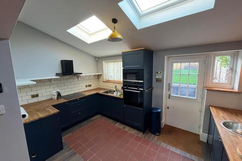 2 bedroom semi-detached house to rent, Laycock Avenue, Gringley-On-The-Hill