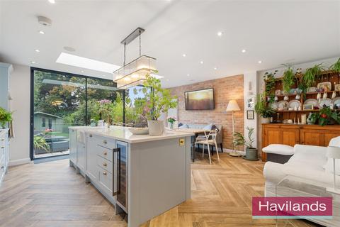 97 Halstead Road, London, N21 3DR