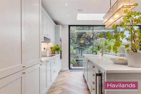97 Halstead Road, London, N21 3DR