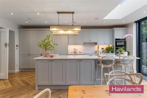 97 Halstead Road, London, N21 3DR