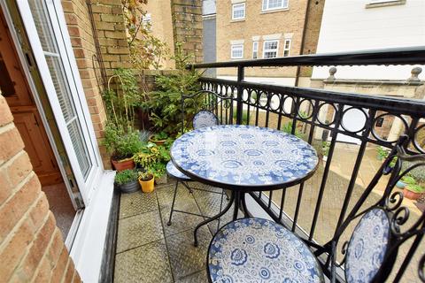 1 bedroom flat for sale, Christchurch Place, Eastbourne