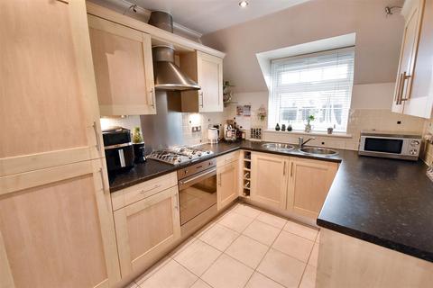 1 bedroom flat for sale, Christchurch Place, Eastbourne